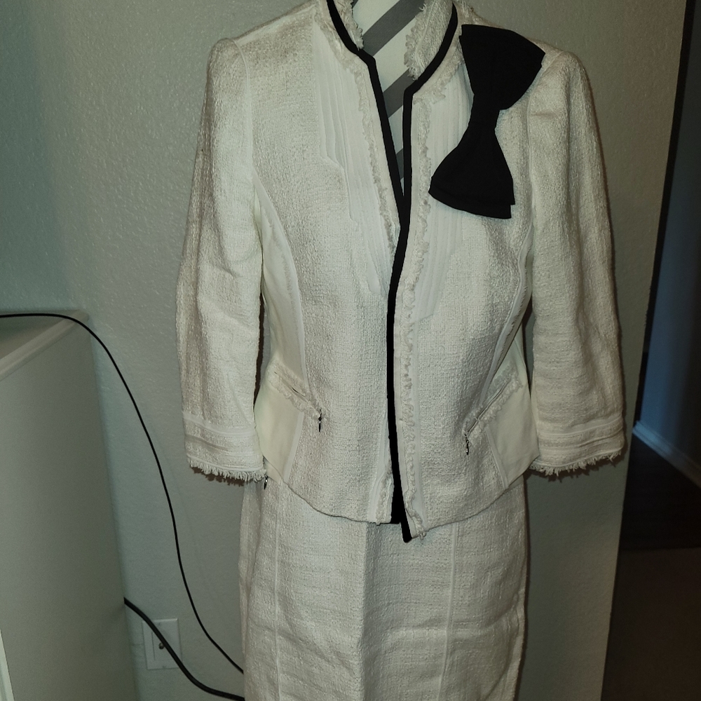 White House Black Market White Tweed Matching Skirt & Jacket Set